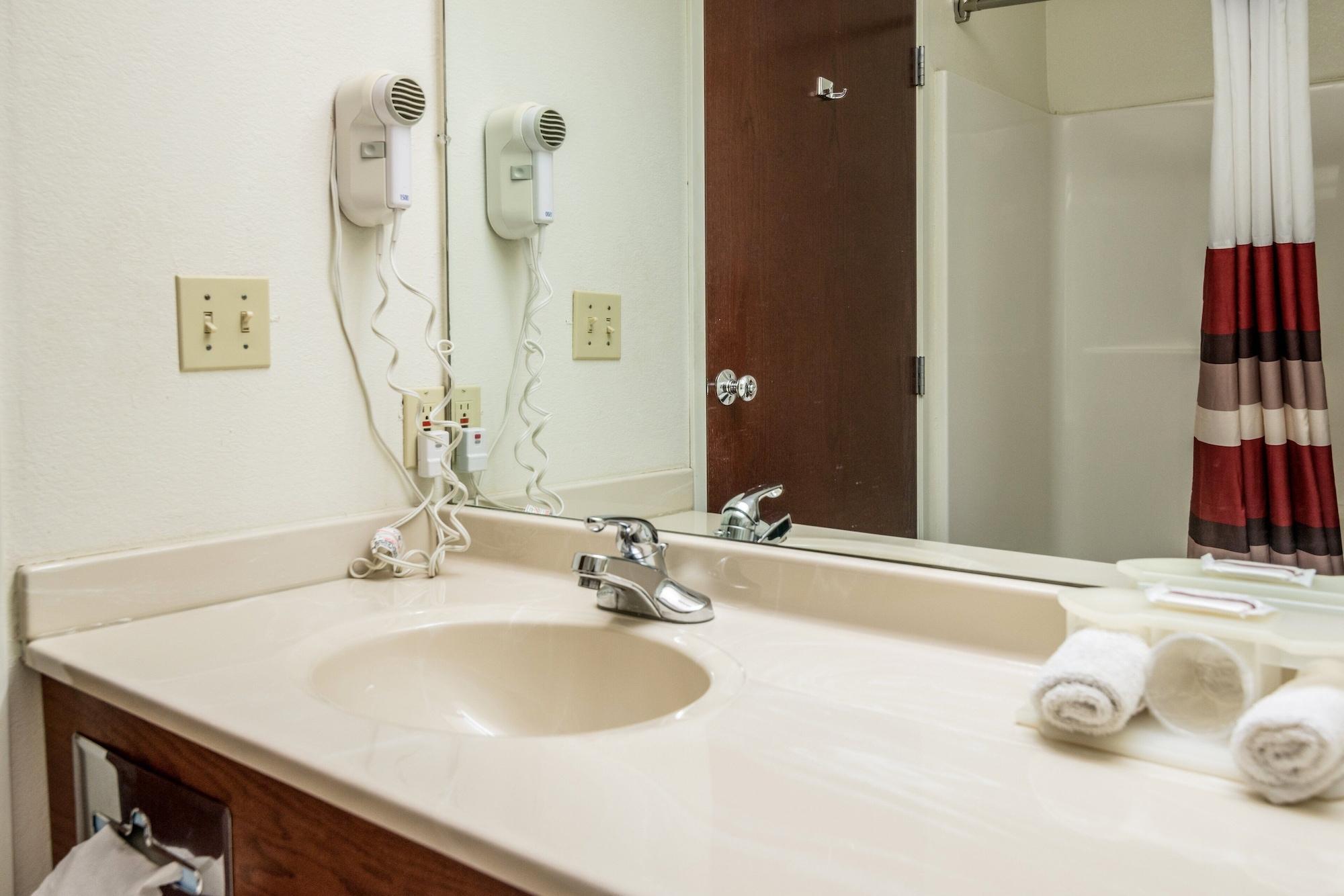 Days Inn By Wyndham Kentland מראה חיצוני תמונה